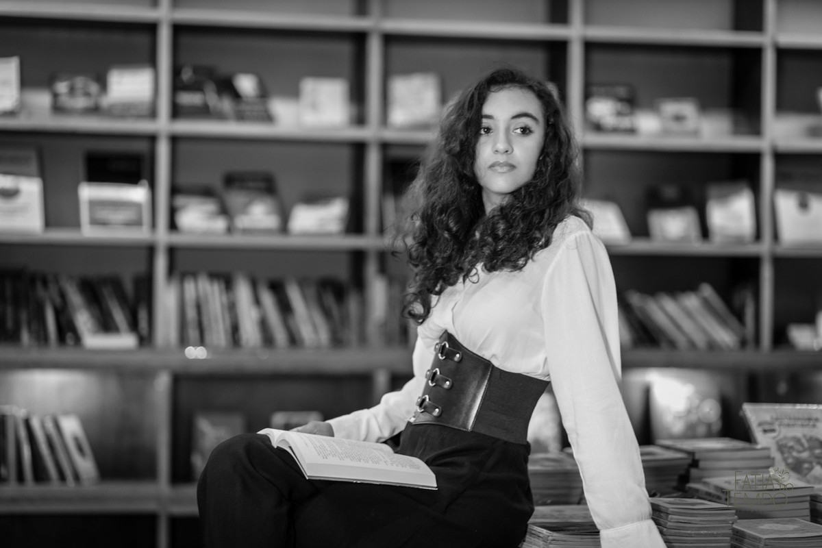 XVanos, 15anos, debutante, menina, mulher, adolescente, aniversario, família, livros, livraria, cultura, inteligência, São Paulo, capital, avenida paulista, ensaio fotográfico, festa, vestido, moda, roupa, chapéu, saia, jaqueta, evento, tênis, 