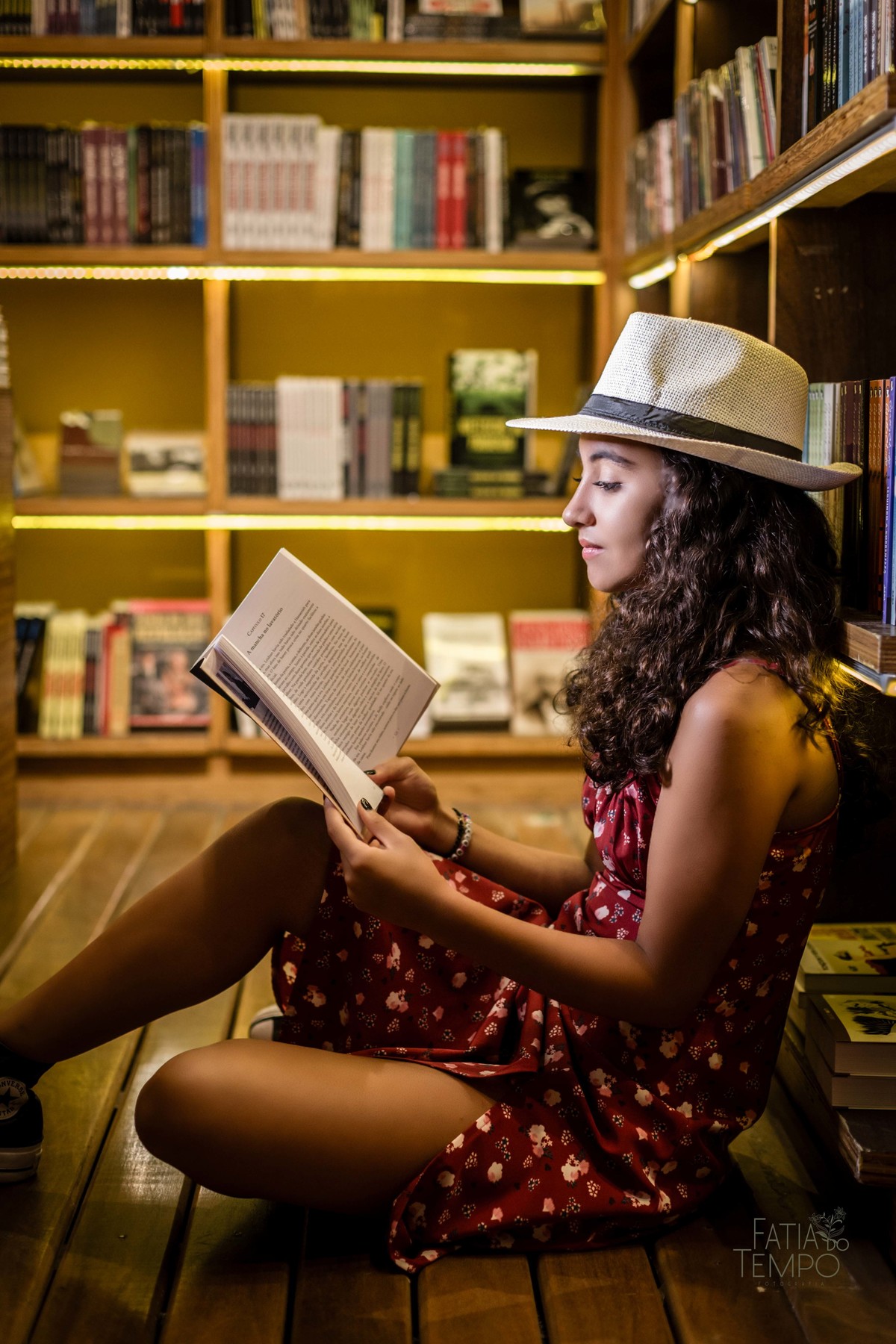 XVanos, 15anos, debutante, menina, mulher, adolescente, aniversario, família, livros, livraria, cultura, inteligência, São Paulo, capital, avenida paulista, ensaio fotográfico, festa, vestido, moda, roupa, chapéu, saia, jaqueta, evento, tênis, 