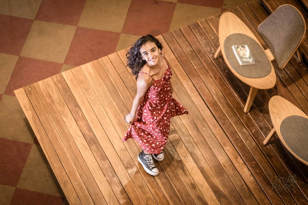 XVanos, 15anos, debutante, menina, mulher, adolescente, aniversario, família, livros, livraria, cultura, inteligência, São Paulo, capital, avenida paulista, ensaio fotográfico, festa, vestido, moda, roupa, chapéu, saia, jaqueta, evento, tênis, 