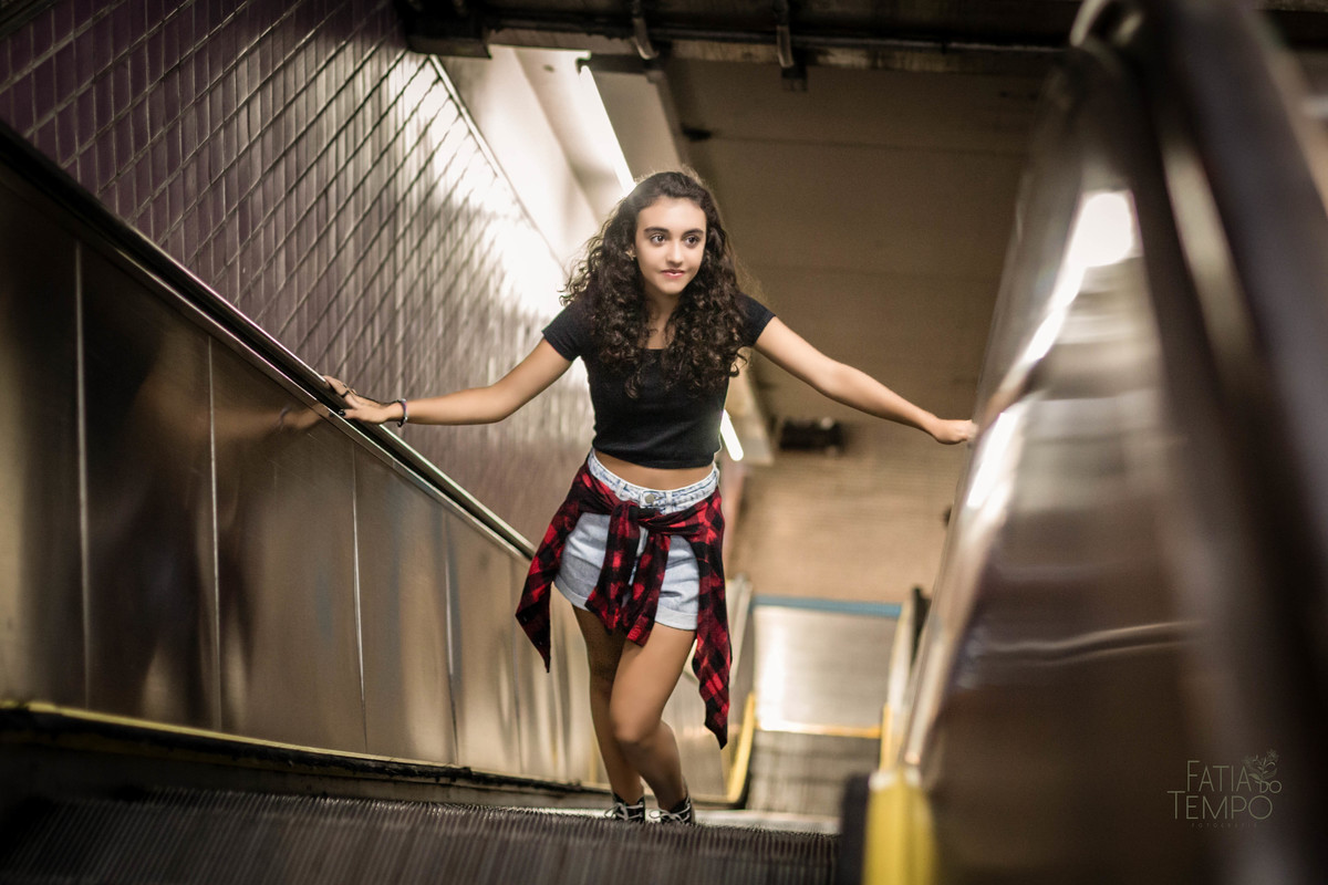 XVanos, 15anos, debutante, menina, mulher, adolescente, aniversario, família, livros, livraria, cultura, inteligência, São Paulo, capital, avenida paulista, ensaio fotográfico, festa, vestido, moda, roupa, chapéu, saia, jaqueta, evento, tênis, 