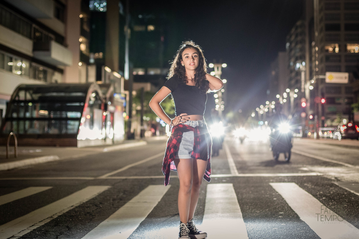 XVanos, 15anos, debutante, menina, mulher, adolescente, aniversario, família, livros, livraria, cultura, inteligência, São Paulo, capital, avenida paulista, ensaio fotográfico, festa, vestido, moda, roupa, chapéu, saia, jaqueta, evento, tênis, 