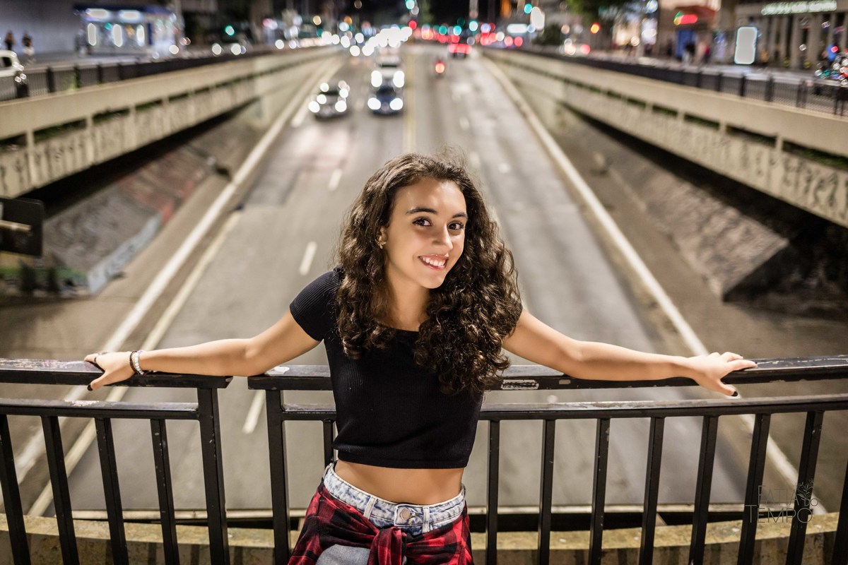 XVanos, 15anos, debutante, menina, mulher, adolescente, aniversario, família, livros, livraria, cultura, inteligência, São Paulo, capital, avenida paulista, ensaio fotográfico, festa, vestido, moda, roupa, chapéu, saia, jaqueta, evento, tênis, 