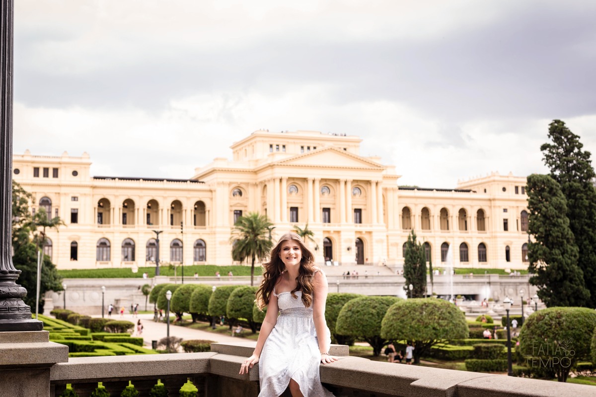 XV anos, 15 anos, debutante, familia, aniversario, adolescente, festa, ensaio fotográfico, fotografía, museu do Ipiranga, monumento, independencia, vestido, palmeiras, macacão, roupa, moda, maquiagem, natureza, ar livre, campo, palácio, menina, mulher, 