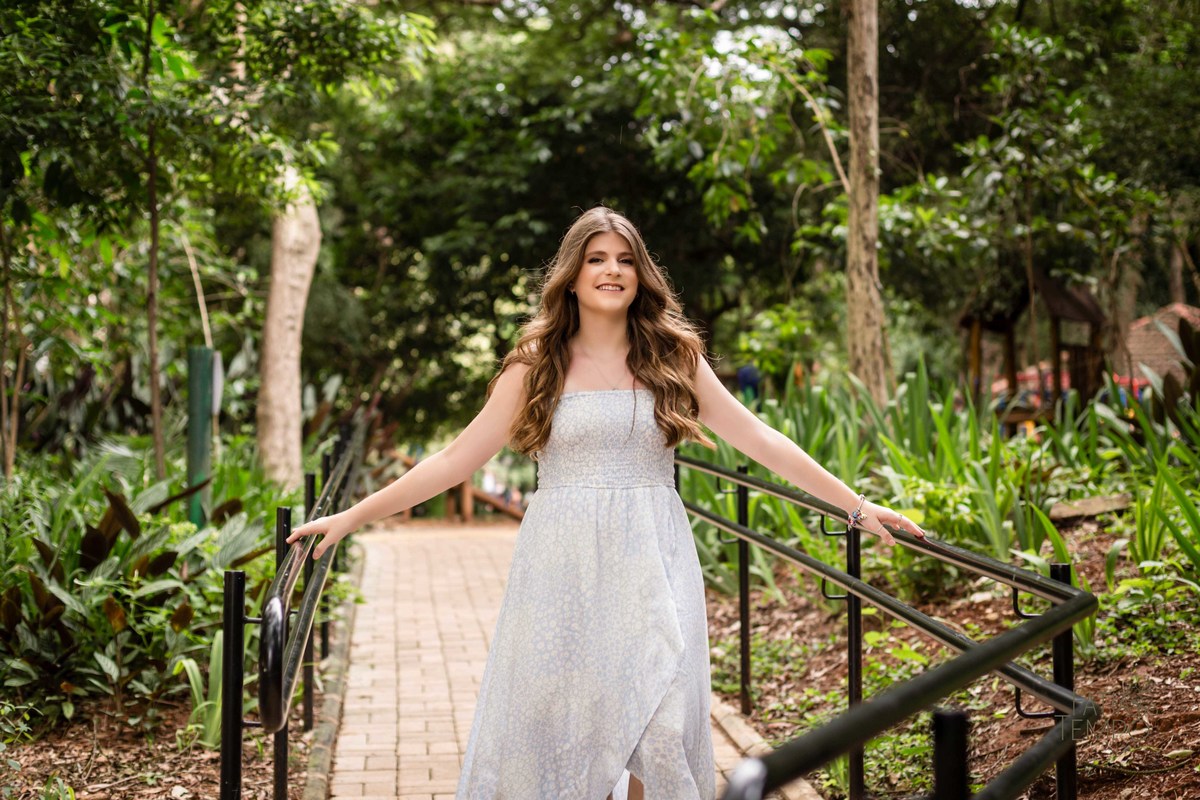 XV anos, 15 anos, debutante, familia, aniversario, adolescente, festa, ensaio fotográfico, fotografía, museu do Ipiranga, monumento, independencia, vestido, palmeiras, macacão, roupa, moda, maquiagem, natureza, ar livre, campo, palácio, menina, mulher, 