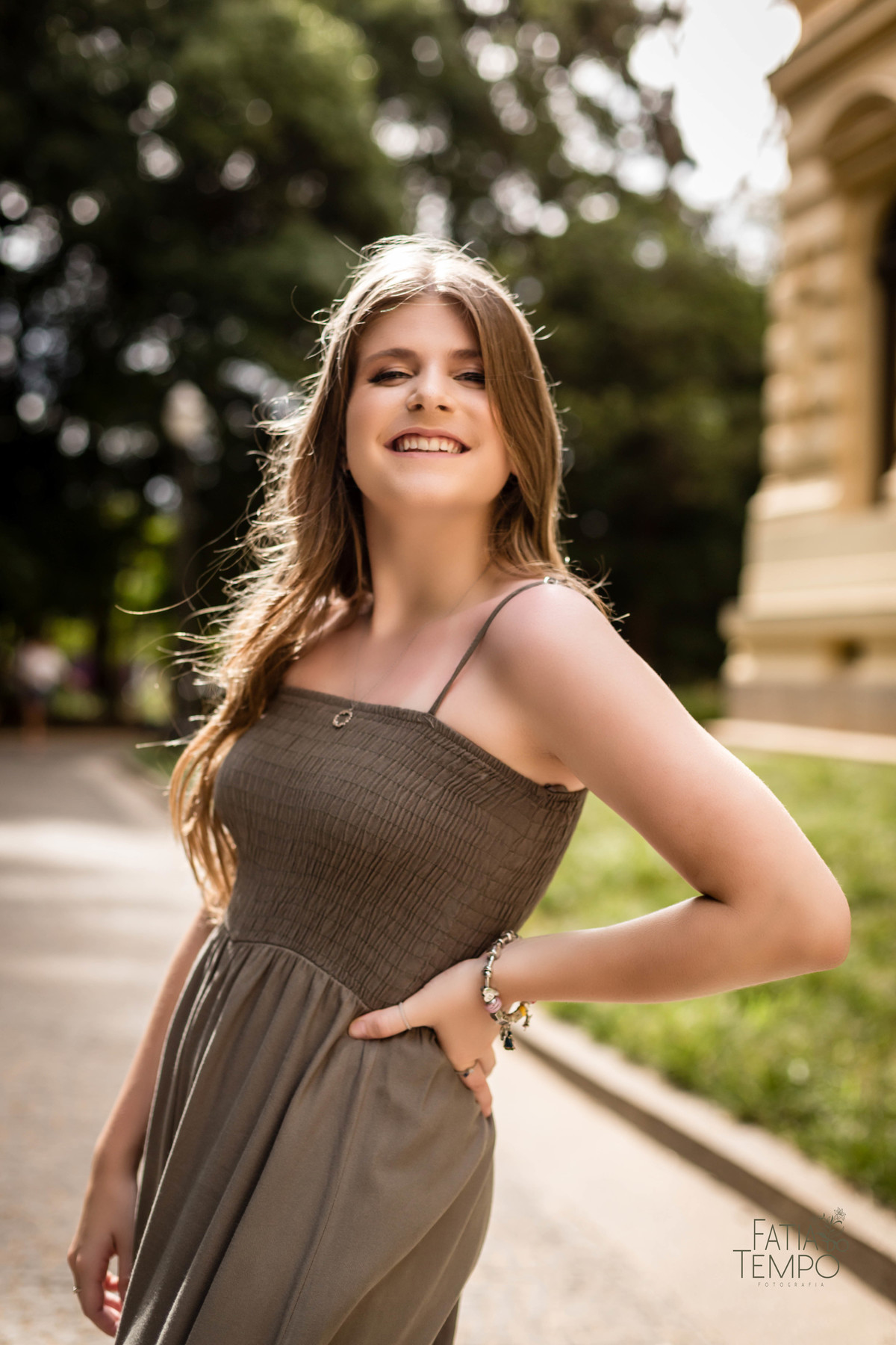 XV anos, 15 anos, debutante, familia, aniversario, adolescente, festa, ensaio fotográfico, fotografía, museu do Ipiranga, monumento, independencia, vestido, palmeiras, macacão, roupa, moda, maquiagem, natureza, ar livre, campo, palácio, menina, mulher, 