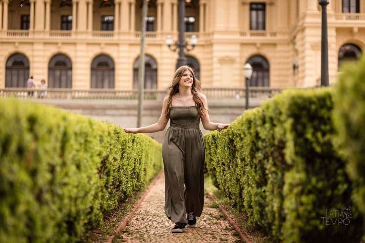 XV anos, 15 anos, debutante, familia, aniversario, adolescente, festa, ensaio fotográfico, fotografía, museu do Ipiranga, monumento, independencia, vestido, palmeiras, macacão, roupa, moda, maquiagem, natureza, ar livre, campo, palácio, menina, mulher, 