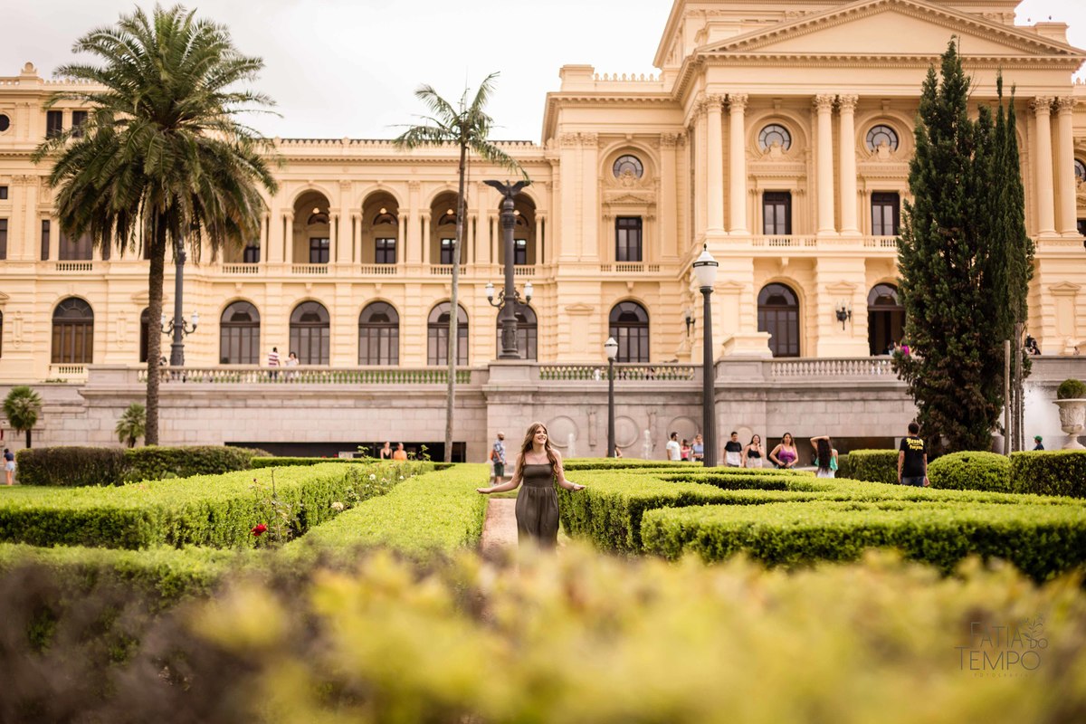 XV anos, 15 anos, debutante, familia, aniversario, adolescente, festa, ensaio fotográfico, fotografía, museu do Ipiranga, monumento, independencia, vestido, palmeiras, macacão, roupa, moda, maquiagem, natureza, ar livre, campo, palácio, menina, mulher, 