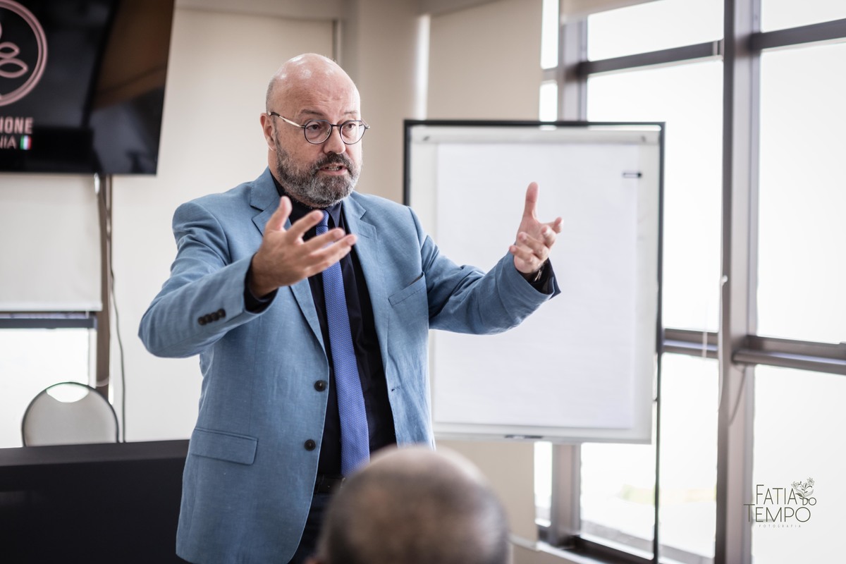 Cidadania italiana, italia, italiana, europeu, Europa, corporativo, busisness, negócios, empresa, empresários, palestra, consultoria, especialista, fotografia, video, Instagram, redes sociais, LinkedIn, perfil profissional, personal branding, 