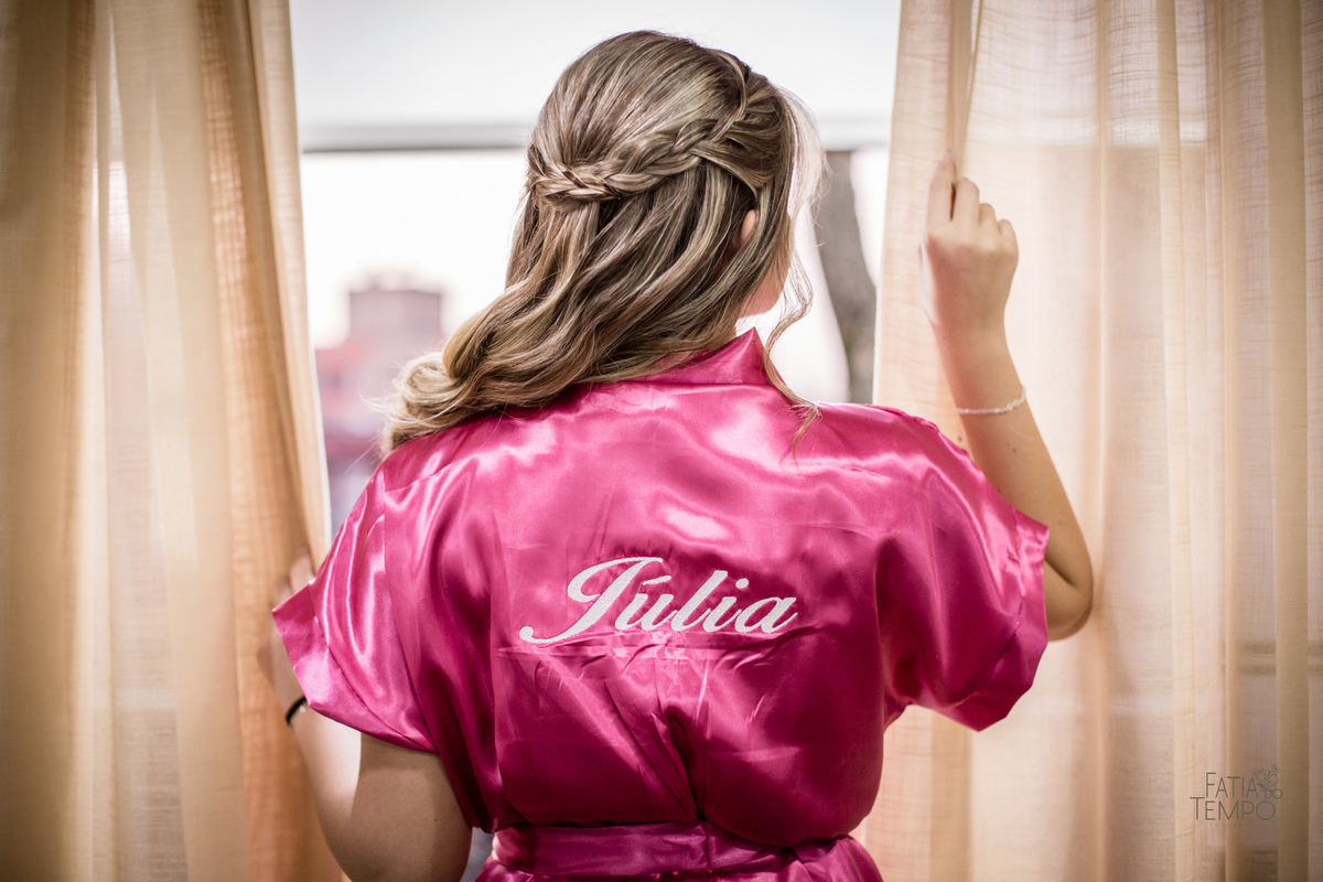 15 anos, debutante, adolescente, festa de debutante, maquiagem, penteado, vestido, mulher, Buffet, gastronomia, decoração, família, dança, apresentação, fotografia, balada, aniversário, robo de Led, funk, musica, amizade, felicidade, evento, 