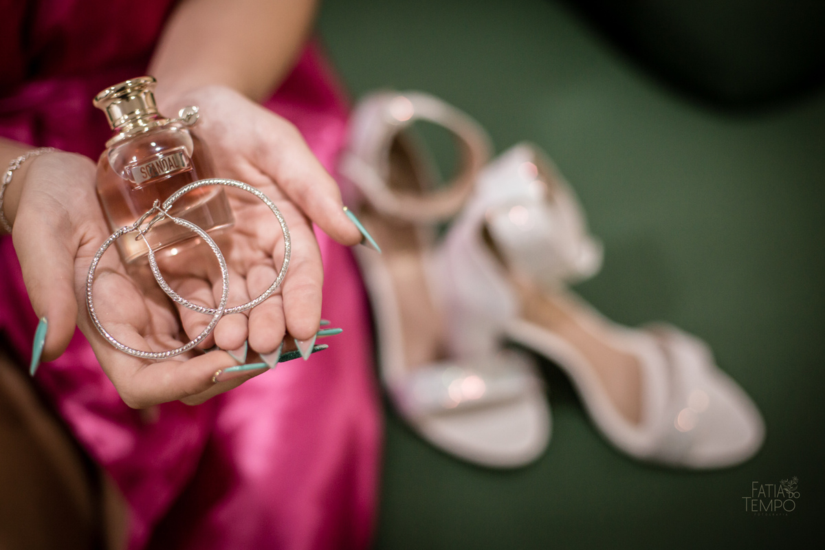 15 anos, debutante, adolescente, festa de debutante, maquiagem, penteado, vestido, mulher, Buffet, gastronomia, decoração, família, dança, apresentação, fotografia, balada, aniversário, robo de Led, funk, musica, amizade, felicidade, evento, 