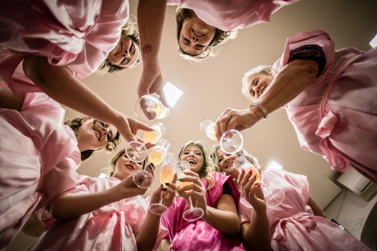 15 anos, debutante, adolescente, festa de debutante, maquiagem, penteado, vestido, mulher, Buffet, gastronomia, decoração, família, dança, apresentação, fotografia, balada, aniversário, robo de Led, funk, musica, amizade, felicidade, evento, 