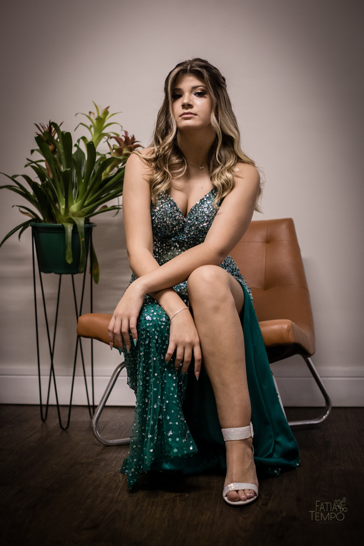 15 anos, debutante, adolescente, festa de debutante, maquiagem, penteado, vestido, mulher, Buffet, gastronomia, decoração, família, dança, apresentação, fotografia, balada, aniversário, robo de Led, funk, musica, amizade, felicidade, evento, 