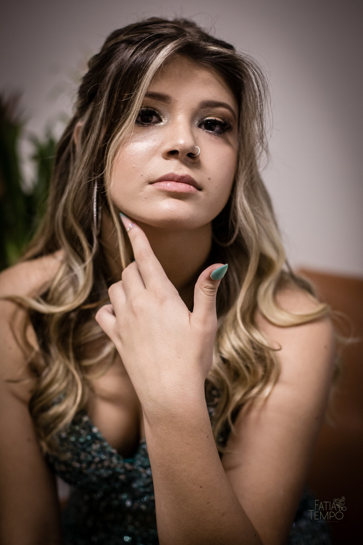 15 anos, debutante, adolescente, festa de debutante, maquiagem, penteado, vestido, mulher, Buffet, gastronomia, decoração, família, dança, apresentação, fotografia, balada, aniversário, robo de Led, funk, musica, amizade, felicidade, evento, 