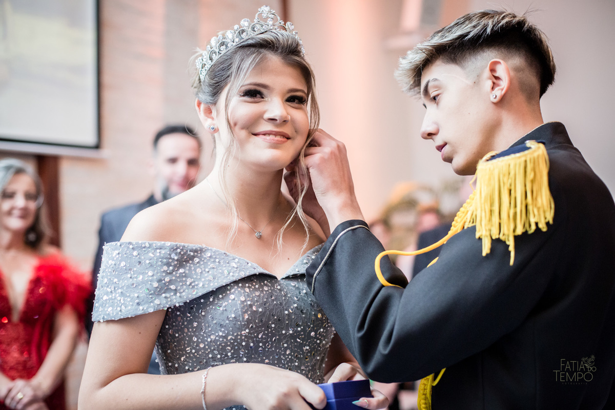 15 anos, debutante, adolescente, festa de debutante, maquiagem, penteado, vestido, mulher, Buffet, gastronomia, decoração, família, dança, apresentação, fotografia, balada, aniversário, robo de Led, funk, musica, amizade, felicidade, evento, 