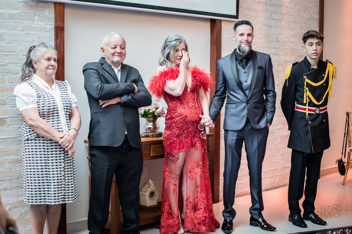 15 anos, debutante, adolescente, festa de debutante, maquiagem, penteado, vestido, mulher, Buffet, gastronomia, decoração, família, dança, apresentação, fotografia, balada, aniversário, robo de Led, funk, musica, amizade, felicidade, evento, 