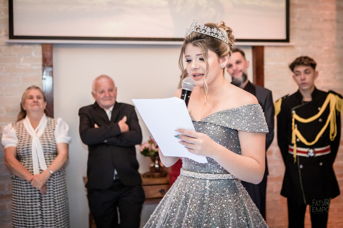 15 anos, debutante, adolescente, festa de debutante, maquiagem, penteado, vestido, mulher, Buffet, gastronomia, decoração, família, dança, apresentação, fotografia, balada, aniversário, robo de Led, funk, musica, amizade, felicidade, evento, 