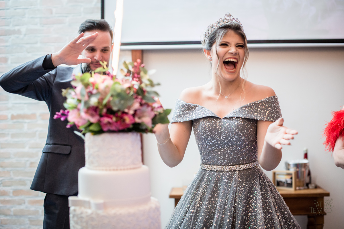 15 anos, debutante, adolescente, festa de debutante, maquiagem, penteado, vestido, mulher, Buffet, gastronomia, decoração, família, dança, apresentação, fotografia, balada, aniversário, robo de Led, funk, musica, amizade, felicidade, evento, 