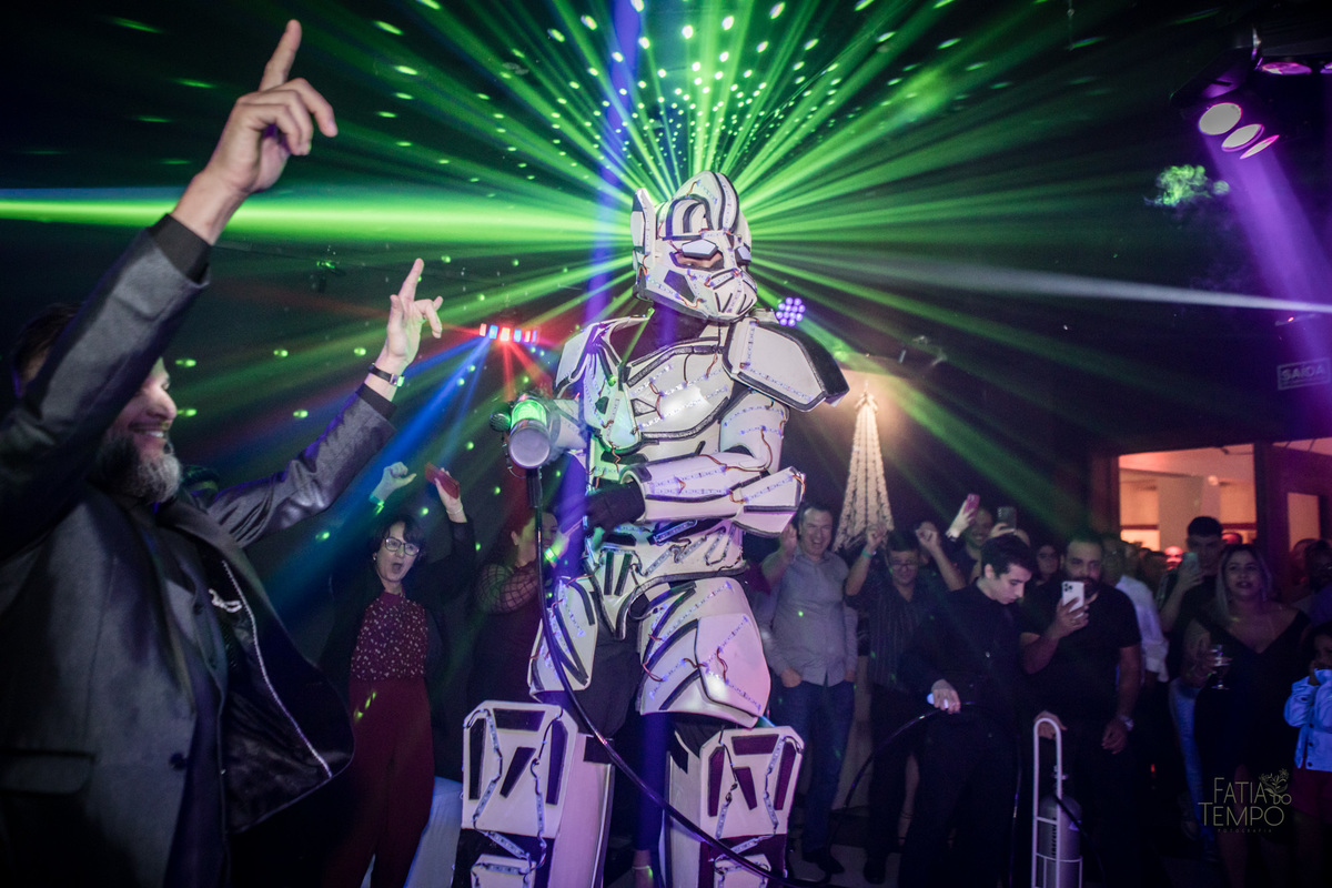 15 anos, debutante, adolescente, festa de debutante, maquiagem, penteado, vestido, mulher, Buffet, gastronomia, decoração, família, dança, apresentação, fotografia, balada, aniversário, robo de Led, funk, musica, amizade, felicidade, evento, 