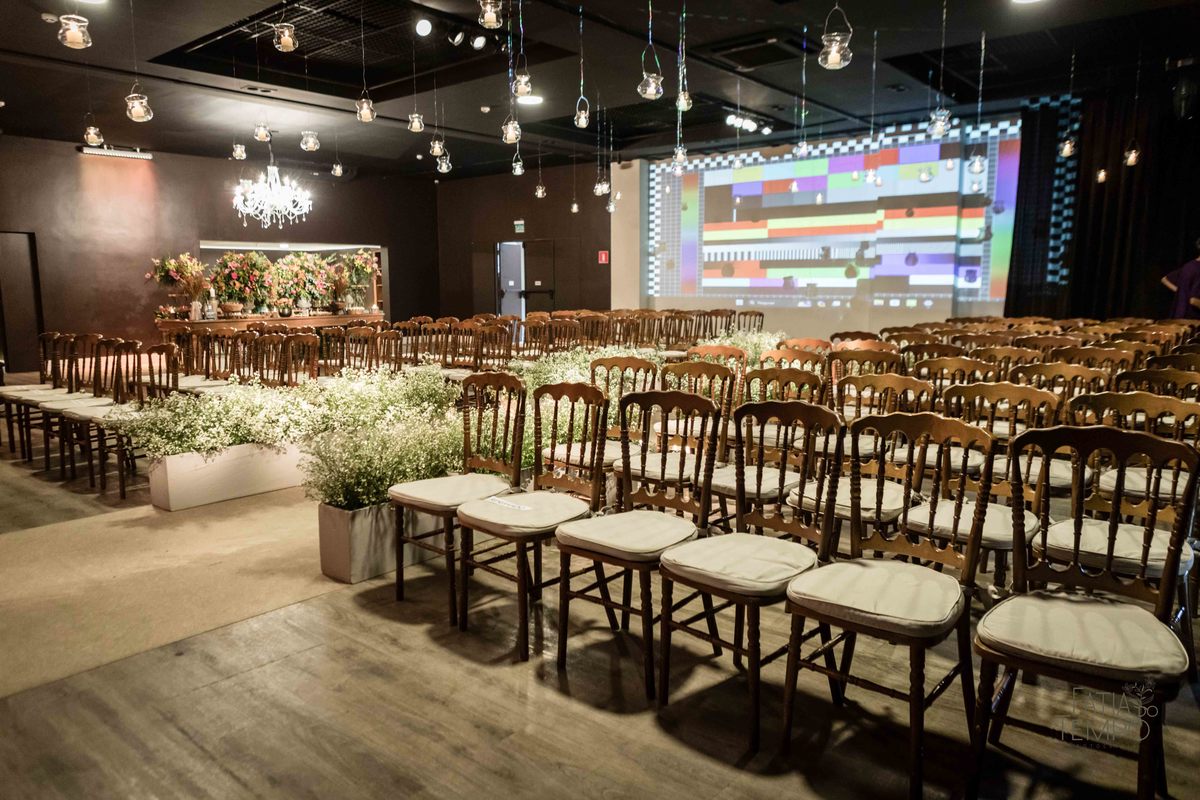 Casamento, wedding, dia da noiva, dia do noivo, noiva, noivo, madrinhas, padrinhos, decoração, vestido de noiva, vestido de festa, perfume, maquiagem, make, penteado, flores, Buffet, balada, banda, mcdonald, Ronald, cerimônia,  