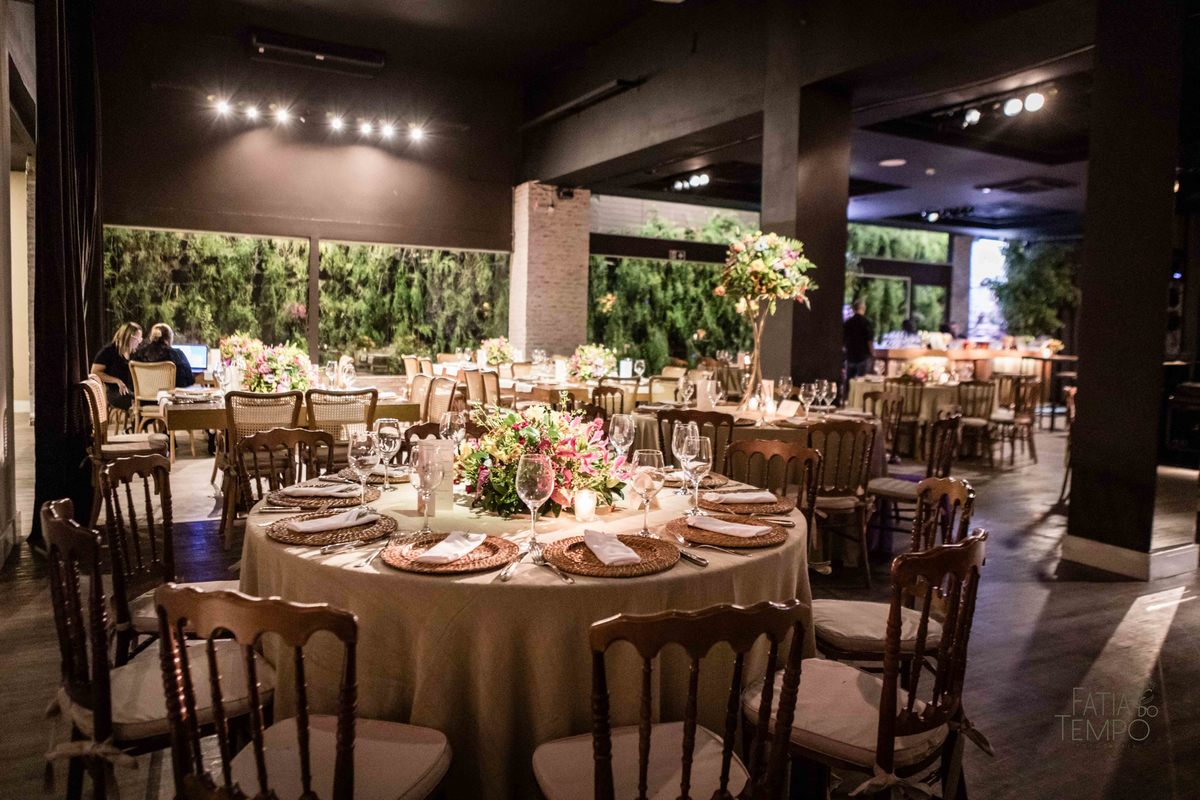 Casamento, wedding, dia da noiva, dia do noivo, noiva, noivo, madrinhas, padrinhos, decoração, vestido de noiva, vestido de festa, perfume, maquiagem, make, penteado, flores, Buffet, balada, banda, mcdonald, Ronald, cerimônia,  