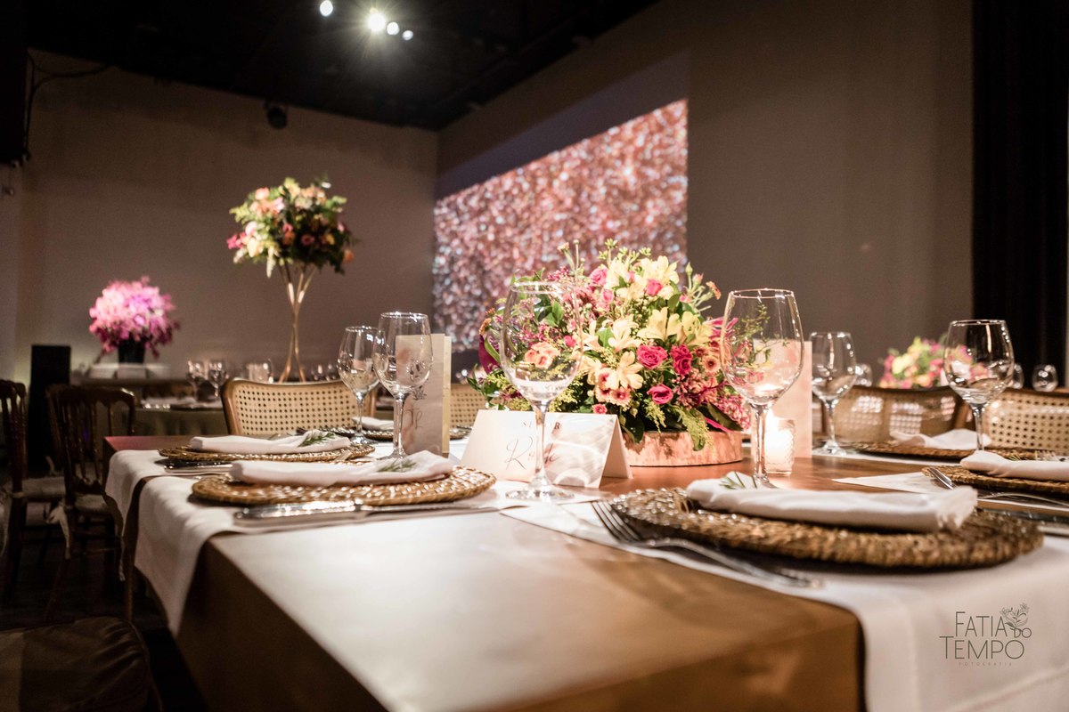 Casamento, wedding, dia da noiva, dia do noivo, noiva, noivo, madrinhas, padrinhos, decoração, vestido de noiva, vestido de festa, perfume, maquiagem, make, penteado, flores, Buffet, balada, banda, mcdonald, Ronald, cerimônia,  