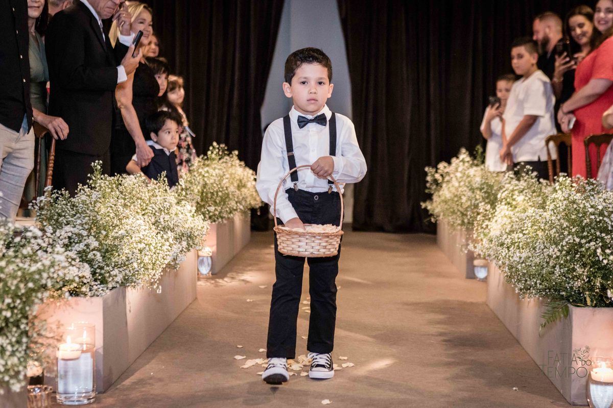 Casamento, wedding, dia da noiva, dia do noivo, noiva, noivo, madrinhas, padrinhos, decoração, vestido de noiva, vestido de festa, perfume, maquiagem, make, penteado, flores, Buffet, balada, banda, mcdonald, Ronald, cerimônia,  