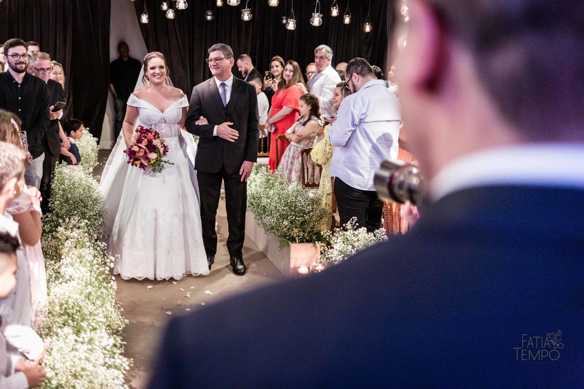 Casamento, wedding, dia da noiva, dia do noivo, noiva, noivo, madrinhas, padrinhos, decoração, vestido de noiva, vestido de festa, perfume, maquiagem, make, penteado, flores, Buffet, balada, banda, mcdonald, Ronald, cerimônia,  