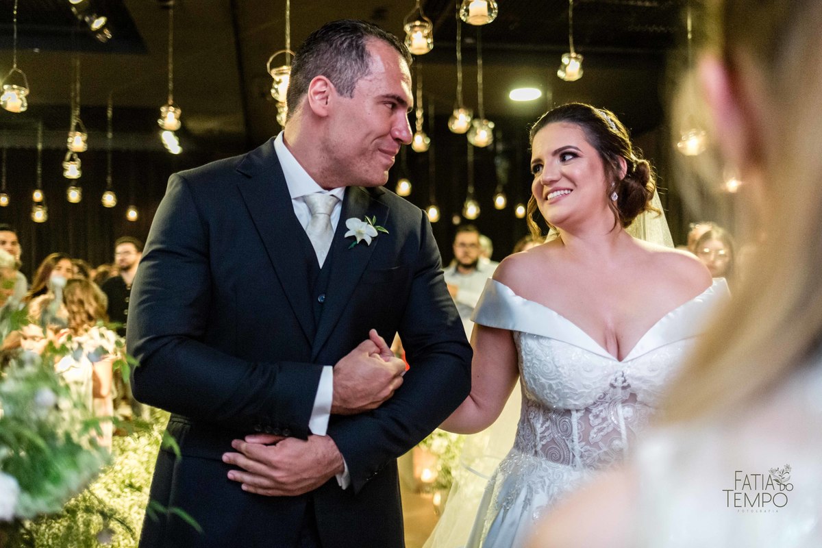 Casamento, wedding, dia da noiva, dia do noivo, noiva, noivo, madrinhas, padrinhos, decoração, vestido de noiva, vestido de festa, perfume, maquiagem, make, penteado, flores, Buffet, balada, banda, mcdonald, Ronald, cerimônia,  