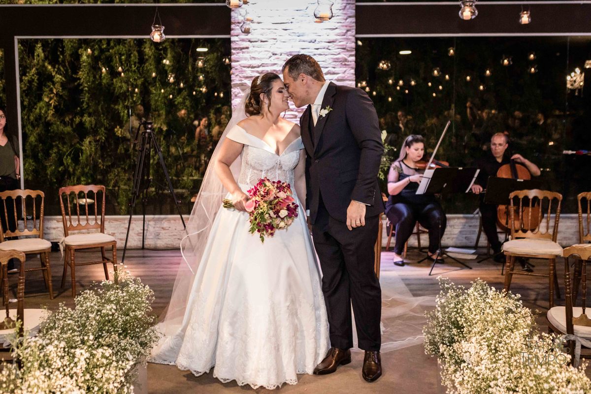 Casamento, wedding, dia da noiva, dia do noivo, noiva, noivo, madrinhas, padrinhos, decoração, vestido de noiva, vestido de festa, perfume, maquiagem, make, penteado, flores, Buffet, balada, banda, mcdonald, Ronald, cerimônia,  