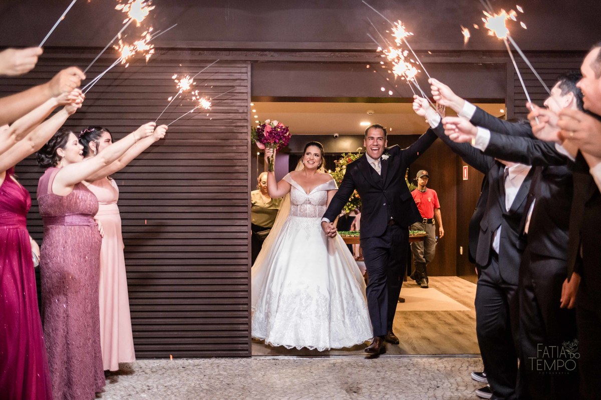 Casamento, wedding, dia da noiva, dia do noivo, noiva, noivo, madrinhas, padrinhos, decoração, vestido de noiva, vestido de festa, perfume, maquiagem, make, penteado, flores, Buffet, balada, banda, mcdonald, Ronald, cerimônia,  