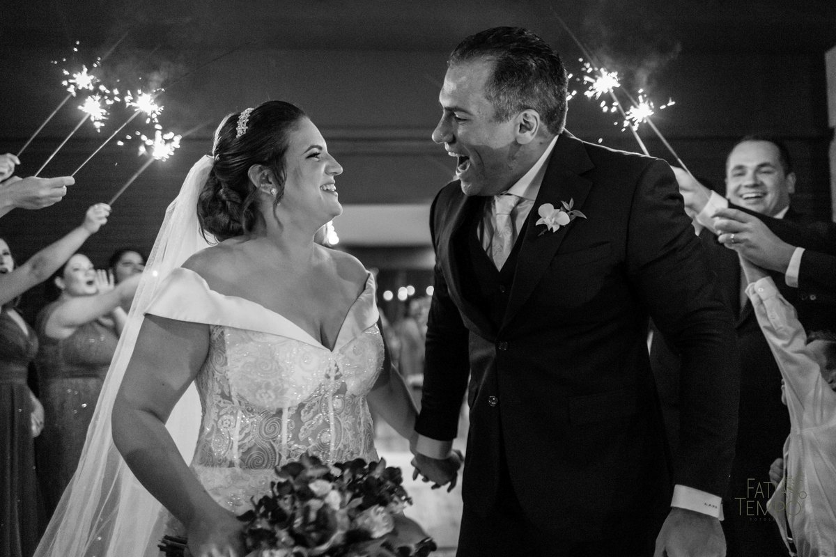 Casamento, wedding, dia da noiva, dia do noivo, noiva, noivo, madrinhas, padrinhos, decoração, vestido de noiva, vestido de festa, perfume, maquiagem, make, penteado, flores, Buffet, balada, banda, mcdonald, Ronald, cerimônia,  