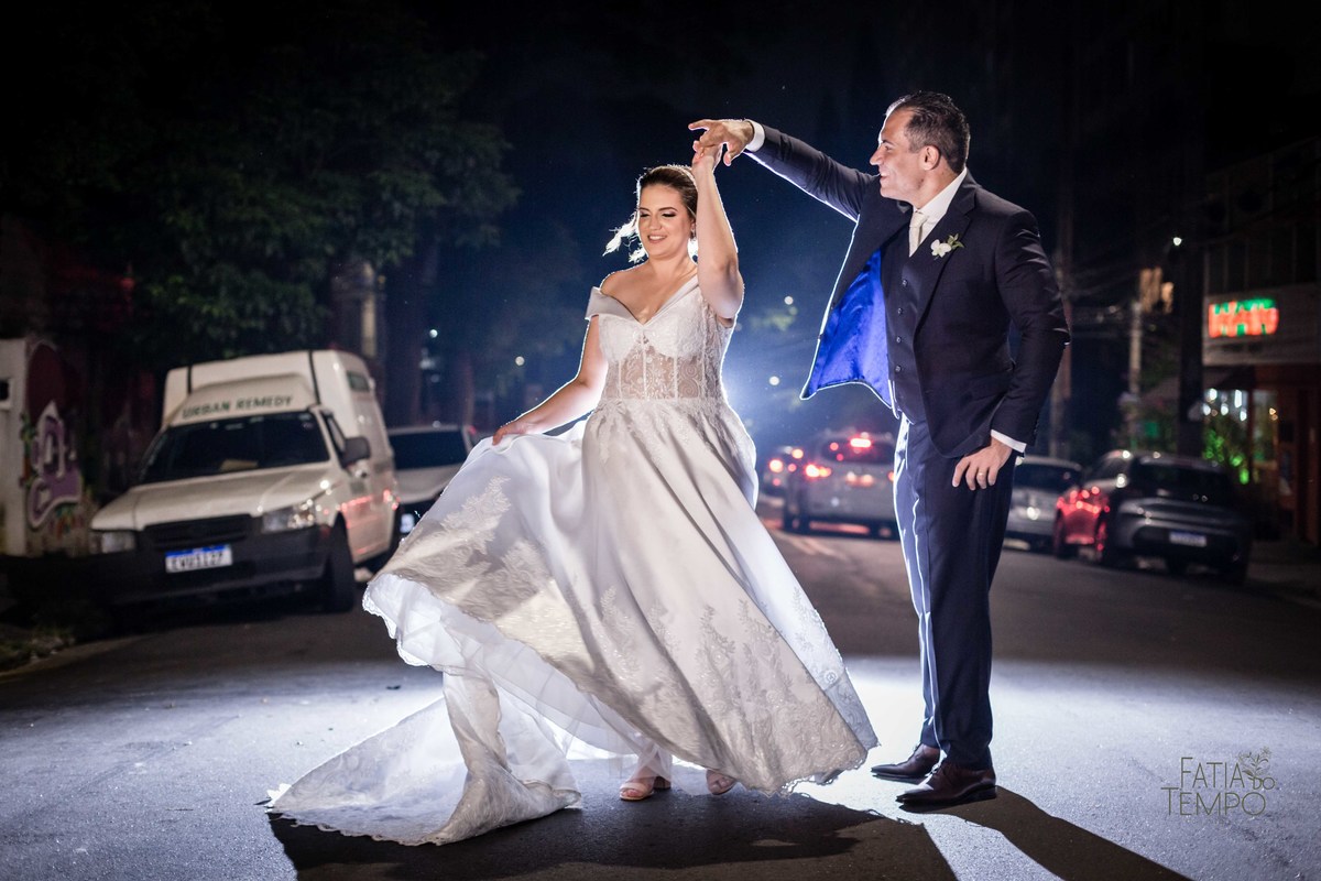 Casamento, wedding, dia da noiva, dia do noivo, noiva, noivo, madrinhas, padrinhos, decoração, vestido de noiva, vestido de festa, perfume, maquiagem, make, penteado, flores, Buffet, balada, banda, mcdonald, Ronald, cerimônia,  