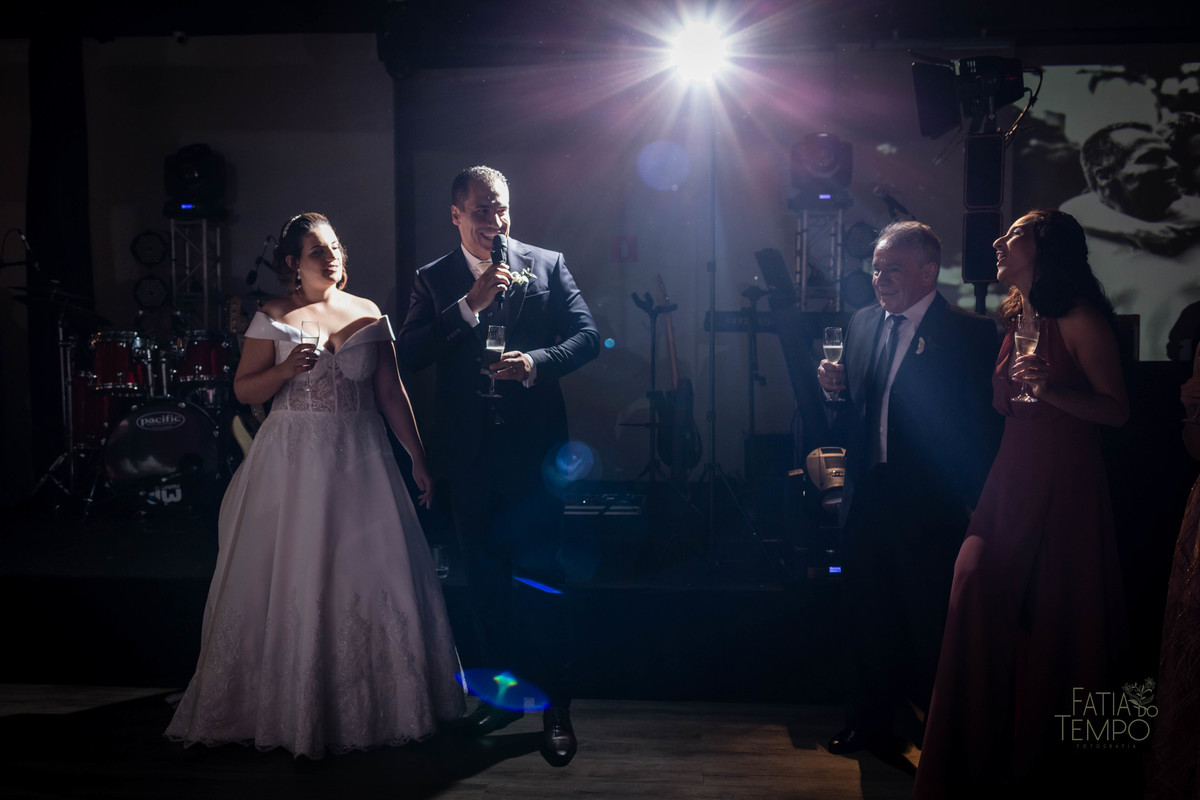 Casamento, wedding, dia da noiva, dia do noivo, noiva, noivo, madrinhas, padrinhos, decoração, vestido de noiva, vestido de festa, perfume, maquiagem, make, penteado, flores, Buffet, balada, banda, mcdonald, Ronald, cerimônia,  