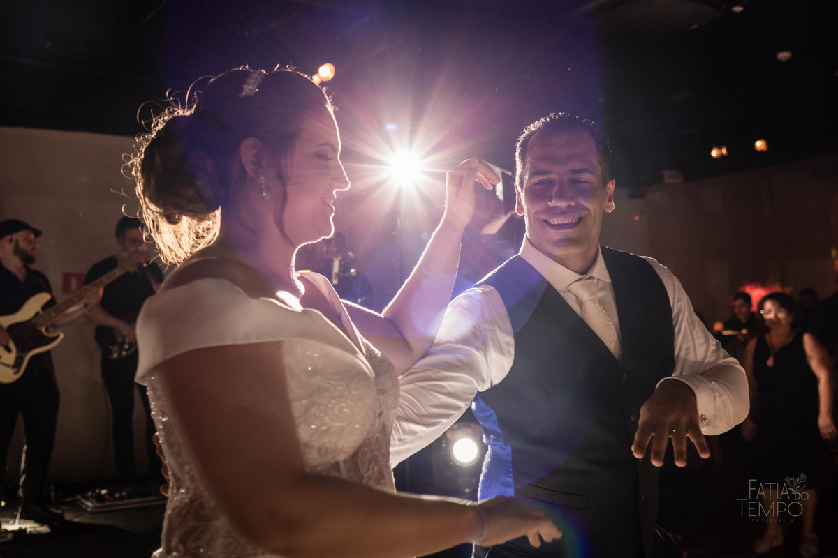 Casamento, wedding, dia da noiva, dia do noivo, noiva, noivo, madrinhas, padrinhos, decoração, vestido de noiva, vestido de festa, perfume, maquiagem, make, penteado, flores, Buffet, balada, banda, mcdonald, Ronald, cerimônia,  