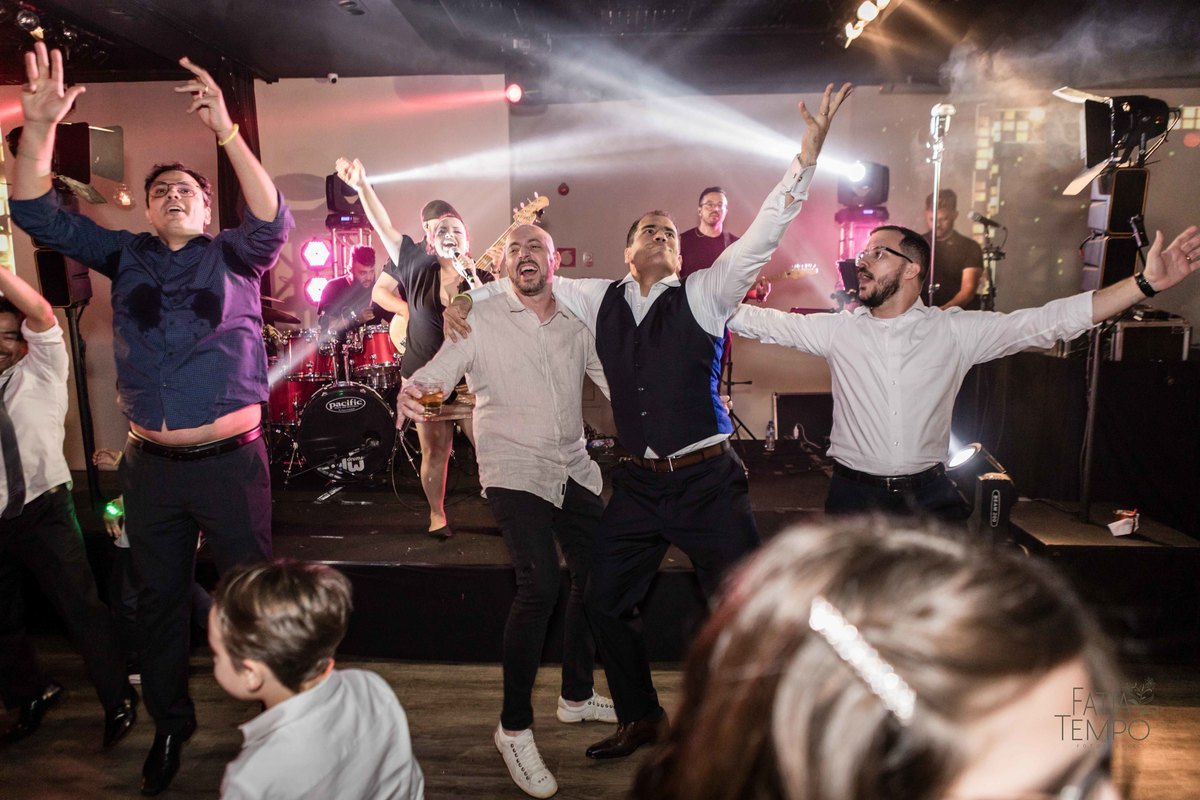 Casamento, wedding, dia da noiva, dia do noivo, noiva, noivo, madrinhas, padrinhos, decoração, vestido de noiva, vestido de festa, perfume, maquiagem, make, penteado, flores, Buffet, balada, banda, mcdonald, Ronald, cerimônia,  