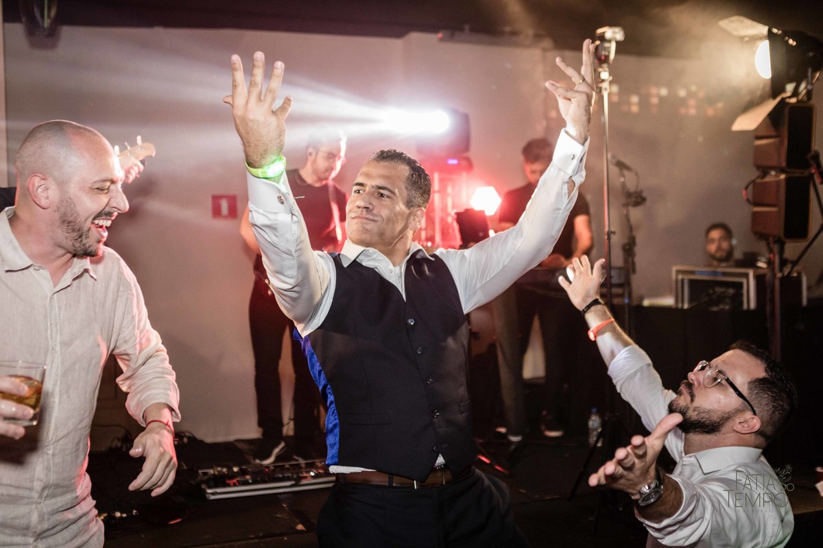 Casamento, wedding, dia da noiva, dia do noivo, noiva, noivo, madrinhas, padrinhos, decoração, vestido de noiva, vestido de festa, perfume, maquiagem, make, penteado, flores, Buffet, balada, banda, mcdonald, Ronald, cerimônia,  