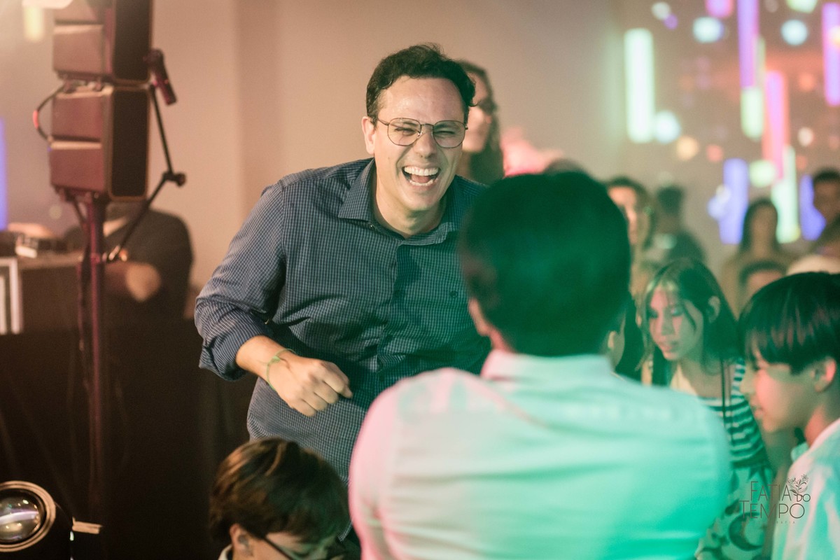 Casamento, wedding, dia da noiva, dia do noivo, noiva, noivo, madrinhas, padrinhos, decoração, vestido de noiva, vestido de festa, perfume, maquiagem, make, penteado, flores, Buffet, balada, banda, mcdonald, Ronald, cerimônia,  