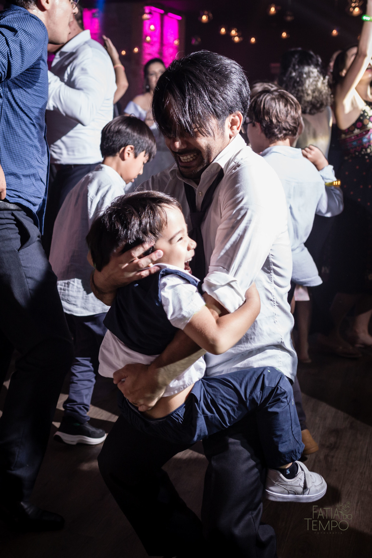 Casamento, wedding, dia da noiva, dia do noivo, noiva, noivo, madrinhas, padrinhos, decoração, vestido de noiva, vestido de festa, perfume, maquiagem, make, penteado, flores, Buffet, balada, banda, mcdonald, Ronald, cerimônia,  