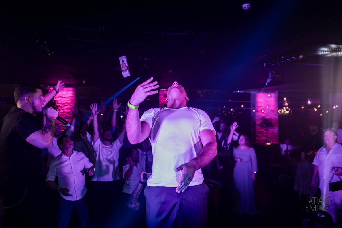 Casamento, wedding, dia da noiva, dia do noivo, noiva, noivo, madrinhas, padrinhos, decoração, vestido de noiva, vestido de festa, perfume, maquiagem, make, penteado, flores, Buffet, balada, banda, mcdonald, Ronald, cerimônia,  