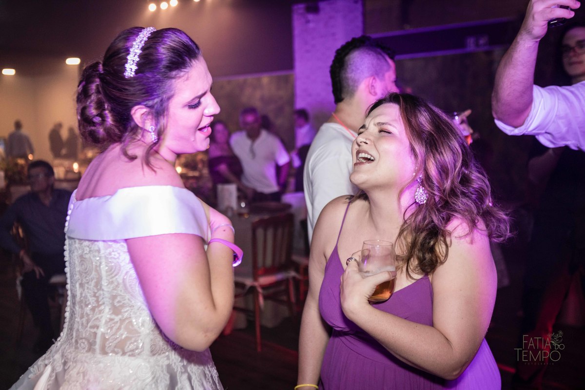 Casamento, wedding, dia da noiva, dia do noivo, noiva, noivo, madrinhas, padrinhos, decoração, vestido de noiva, vestido de festa, perfume, maquiagem, make, penteado, flores, Buffet, balada, banda, mcdonald, Ronald, cerimônia,  