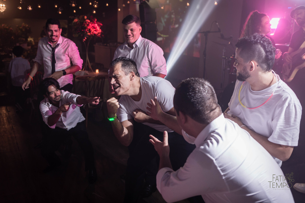 Casamento, wedding, dia da noiva, dia do noivo, noiva, noivo, madrinhas, padrinhos, decoração, vestido de noiva, vestido de festa, perfume, maquiagem, make, penteado, flores, Buffet, balada, banda, mcdonald, Ronald, cerimônia,  