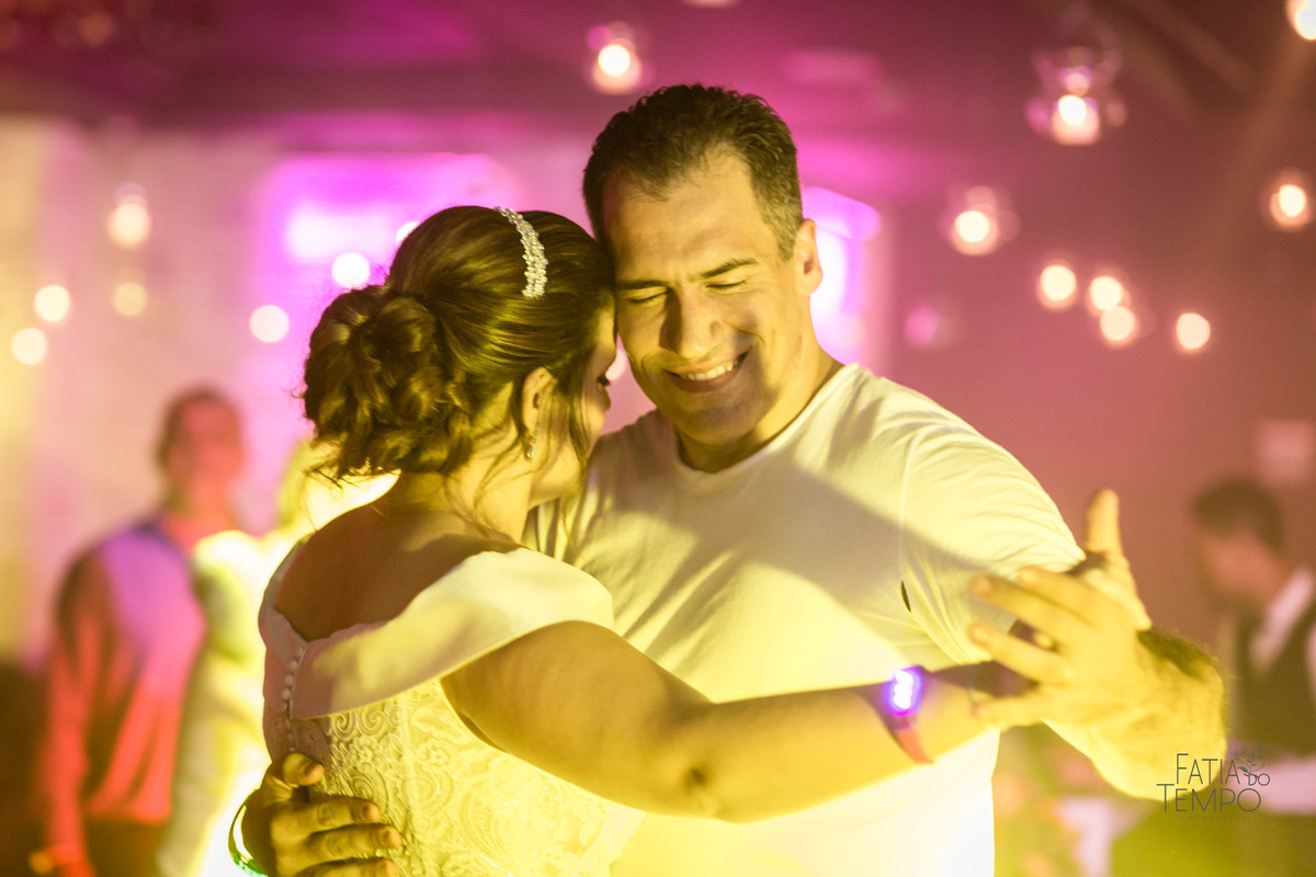 Casamento, wedding, dia da noiva, dia do noivo, noiva, noivo, madrinhas, padrinhos, decoração, vestido de noiva, vestido de festa, perfume, maquiagem, make, penteado, flores, Buffet, balada, banda, mcdonald, Ronald, cerimônia,  