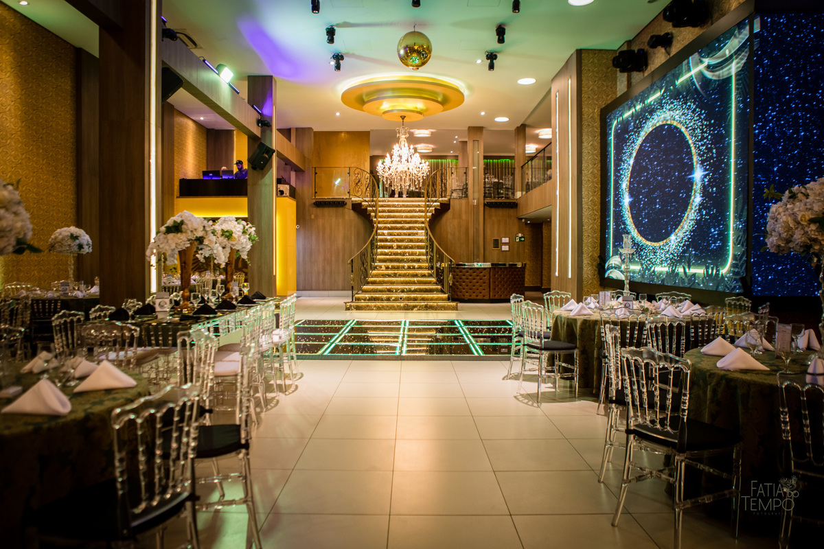 Debutante, 15 anos, mansão, buffet, festa, balada, xv, adolescente, dj, decoração, maquiagem, cabelo, mulher, make, glamour, east side, robô de Led, fotografia, vestido de noiva, vestido de festa, vestido, família, palmeiras, palestra, mancha verde, 