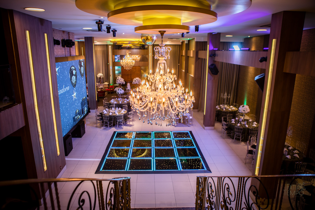 Debutante, 15 anos, mansão, buffet, festa, balada, xv, adolescente, dj, decoração, maquiagem, cabelo, mulher, make, glamour, east side, robô de Led, fotografia, vestido de noiva, vestido de festa, vestido, família, palmeiras, palestra, mancha verde, 