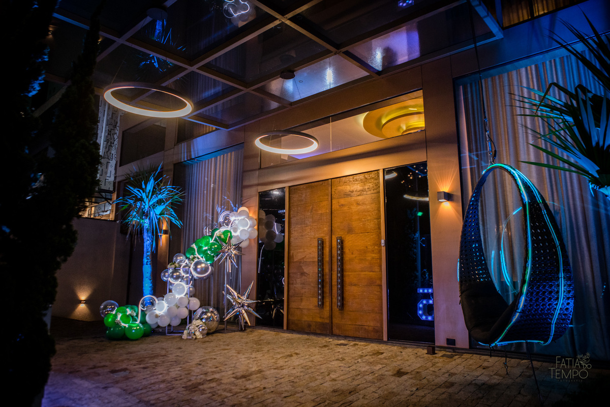 Debutante, 15 anos, mansão, buffet, festa, balada, xv, adolescente, dj, decoração, maquiagem, cabelo, mulher, make, glamour, east side, robô de Led, fotografia, vestido de noiva, vestido de festa, vestido, família, palmeiras, palestra, mancha verde, 