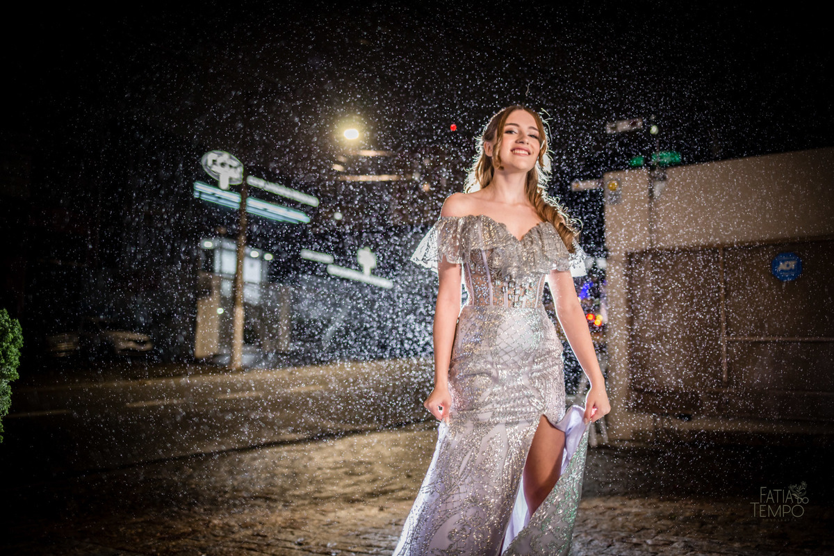 Debutante, 15 anos, mansão, buffet, festa, balada, xv, adolescente, dj, decoração, maquiagem, cabelo, mulher, make, glamour, east side, robô de Led, fotografia, vestido de noiva, vestido de festa, vestido, família, palmeiras, palestra, mancha verde, 