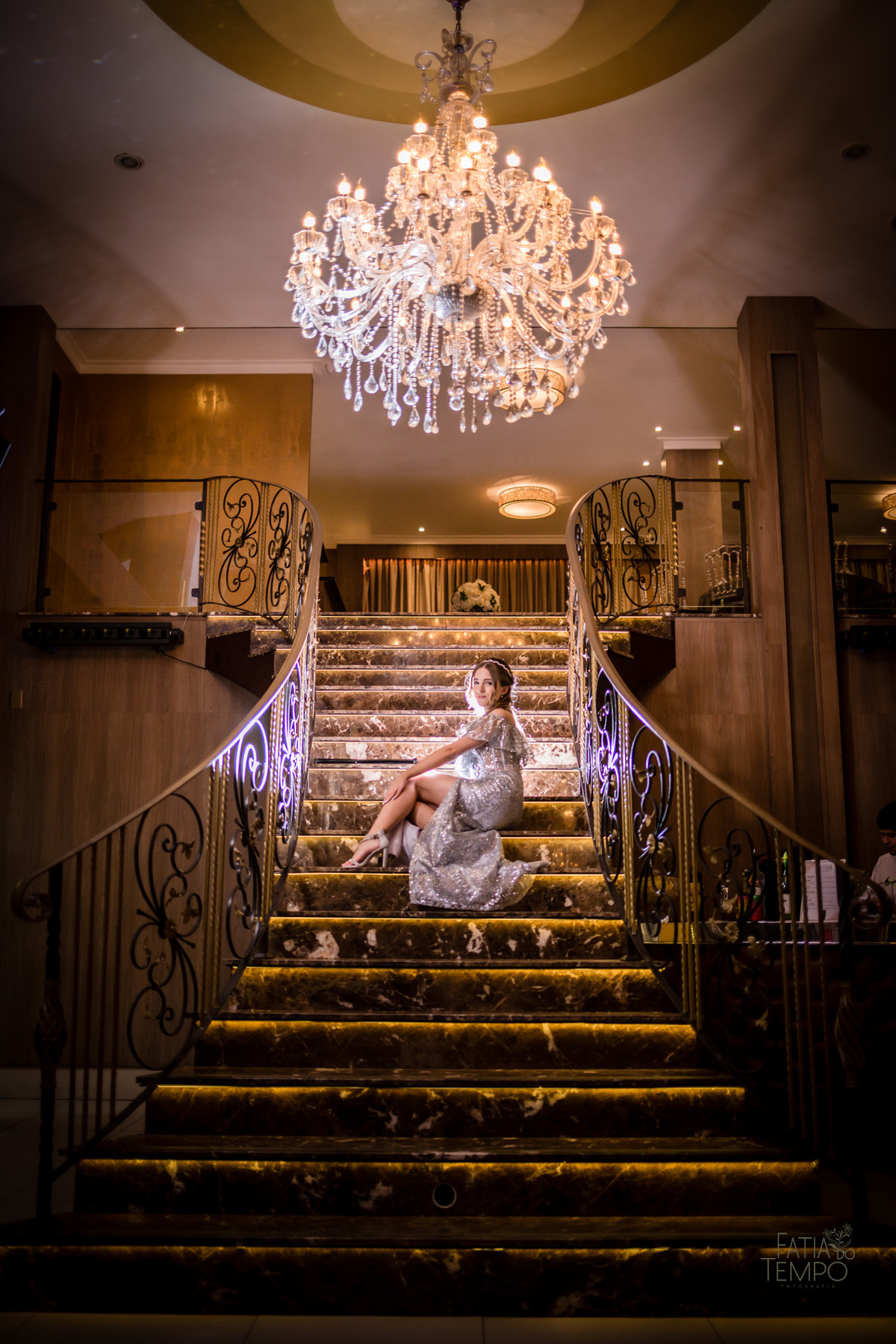 Debutante, 15 anos, mansão, buffet, festa, balada, xv, adolescente, dj, decoração, maquiagem, cabelo, mulher, make, glamour, east side, robô de Led, fotografia, vestido de noiva, vestido de festa, vestido, família, palmeiras, palestra, mancha verde, 