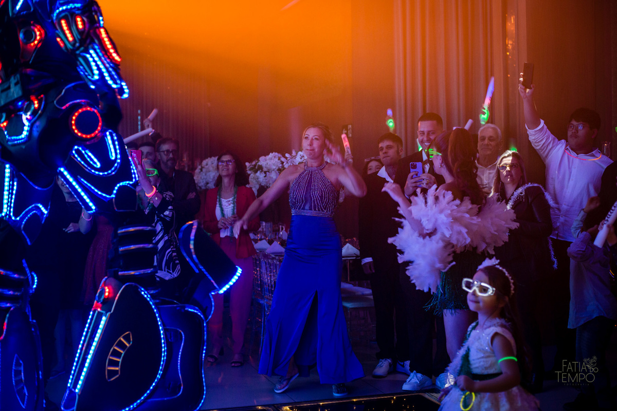 Debutante, 15 anos, mansão, buffet, festa, balada, xv, adolescente, dj, decoração, maquiagem, cabelo, mulher, make, glamour, east side, robô de Led, fotografia, vestido de noiva, vestido de festa, vestido, família, palmeiras, palestra, mancha verde, 