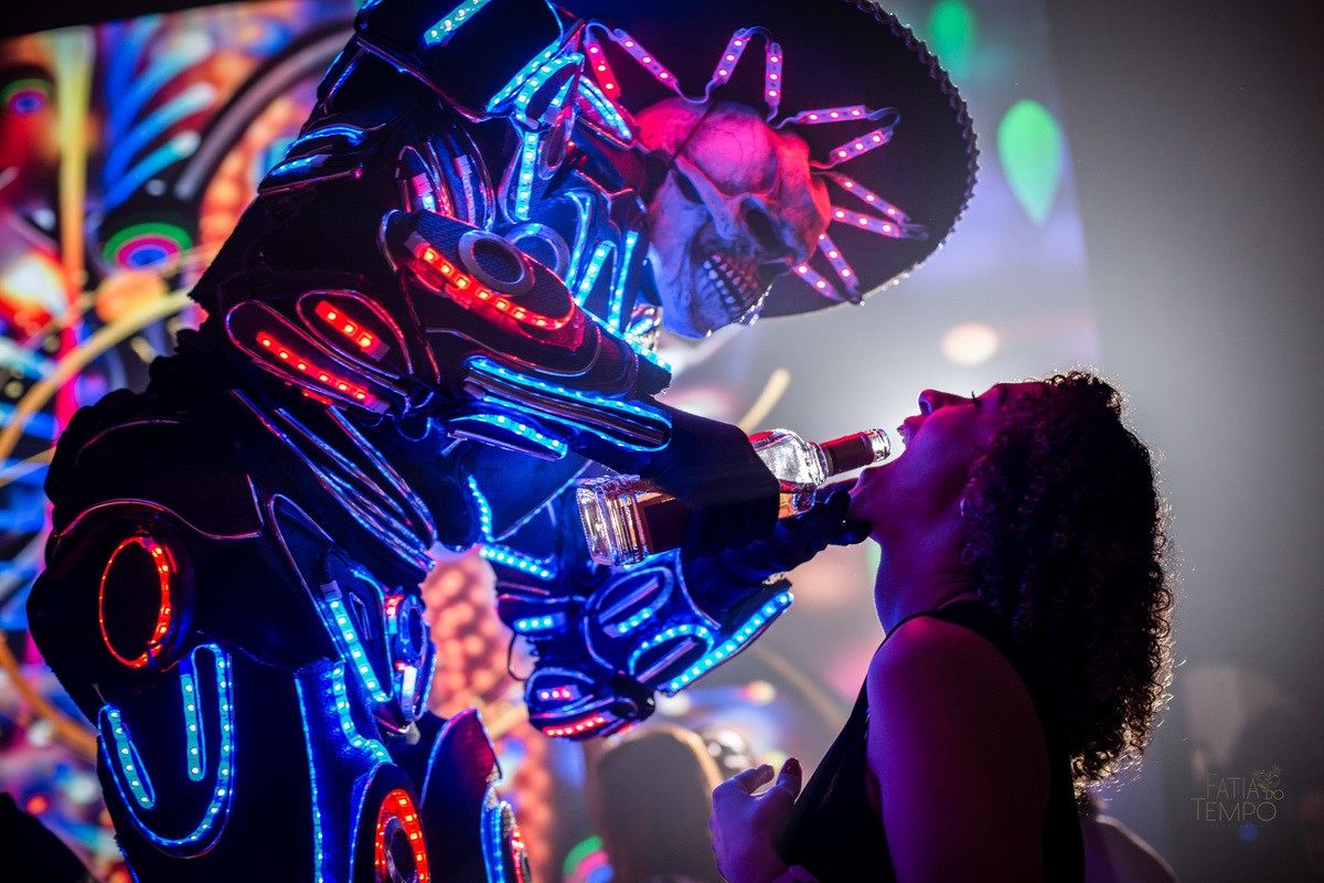 Debutante, 15 anos, mansão, buffet, festa, balada, xv, adolescente, dj, decoração, maquiagem, cabelo, mulher, make, glamour, east side, robô de Led, fotografia, vestido de noiva, vestido de festa, vestido, família, palmeiras, palestra, mancha verde, 