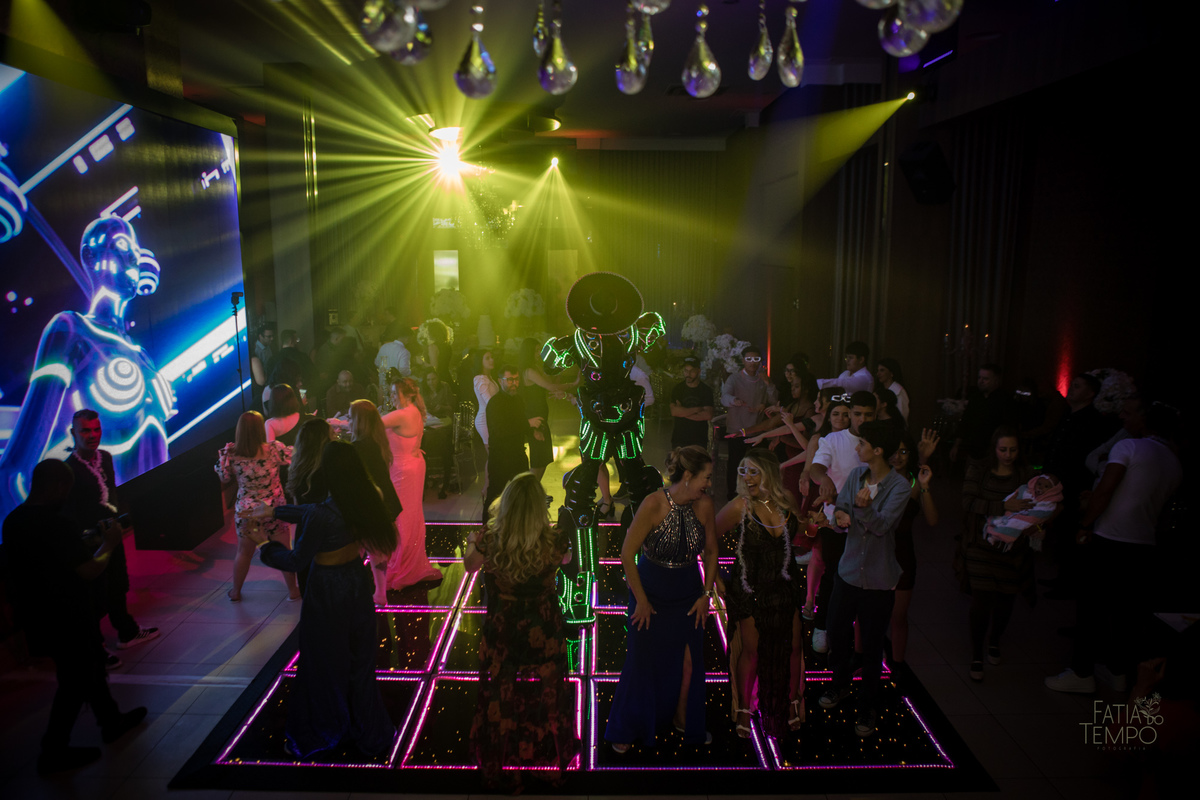 Debutante, 15 anos, mansão, buffet, festa, balada, xv, adolescente, dj, decoração, maquiagem, cabelo, mulher, make, glamour, east side, robô de Led, fotografia, vestido de noiva, vestido de festa, vestido, família, palmeiras, palestra, mancha verde, 